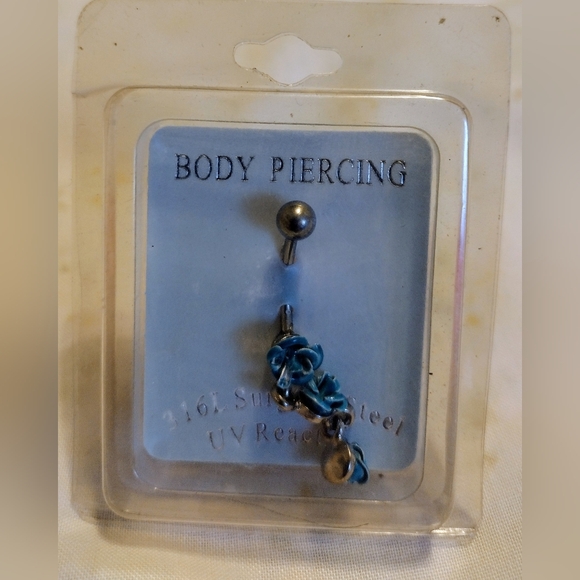 2 Belly Button Rings - Picture 3 of 3